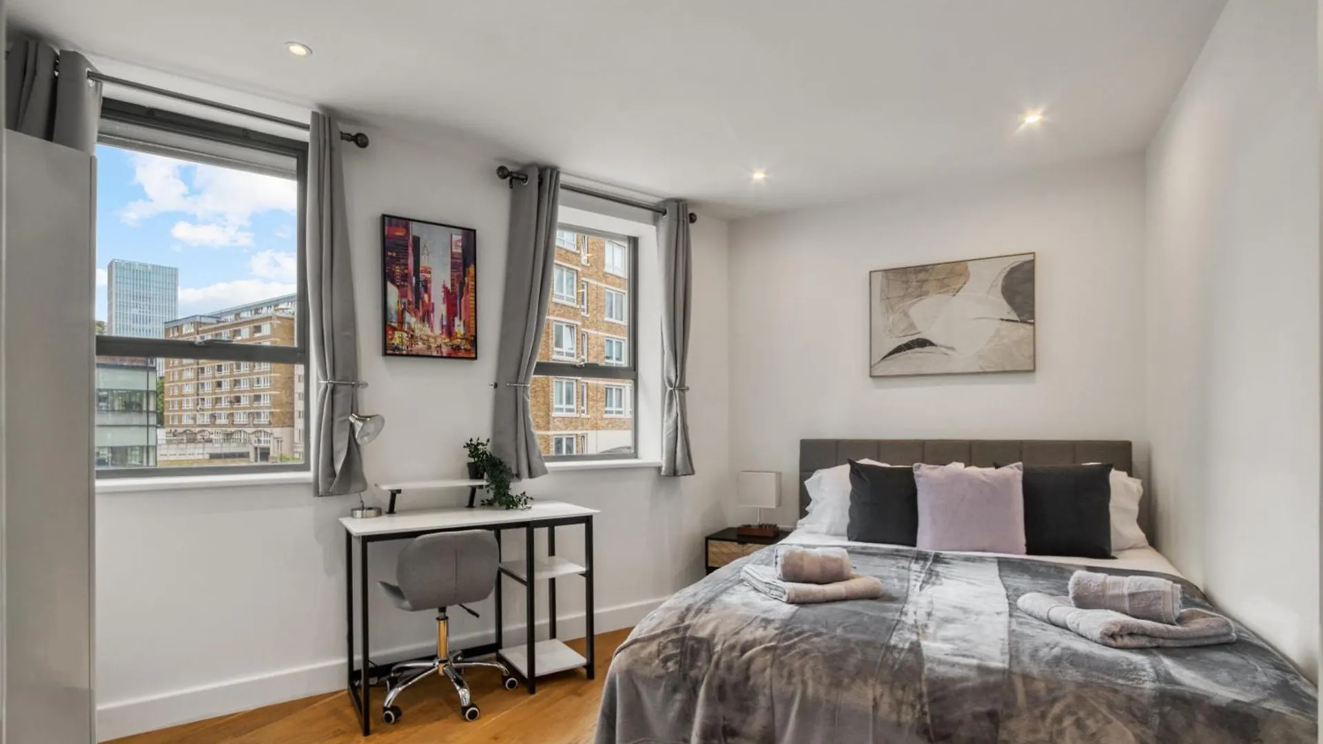 A Vibrant 2 Bed & 2 Bath In Old Street Zone 1 Apartment London 0*,